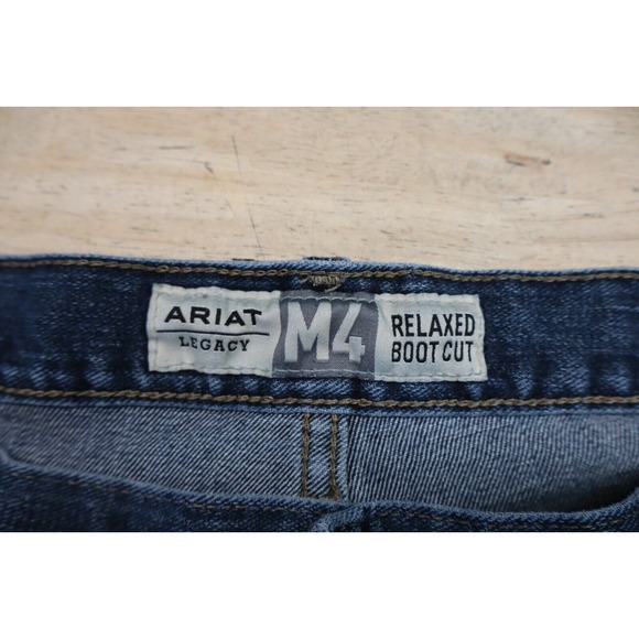 Mens Ariat Legacy M4 Relaxed Bootcut Size 40x30 Cotton Stretch Denim Jeans Blue - Picture 3 of 6